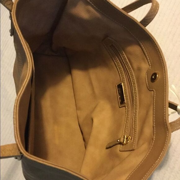 NWT GiGi New York, Sand python pebbled bag 16x10x4 - Picture 8 of 8